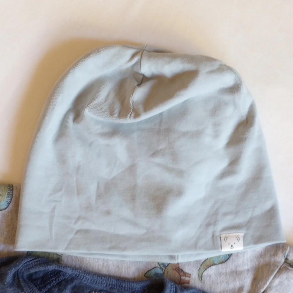 3 Pcs Carter's Dinosaur Hoodie Gap T-shirt H&M Skull Cap 2T